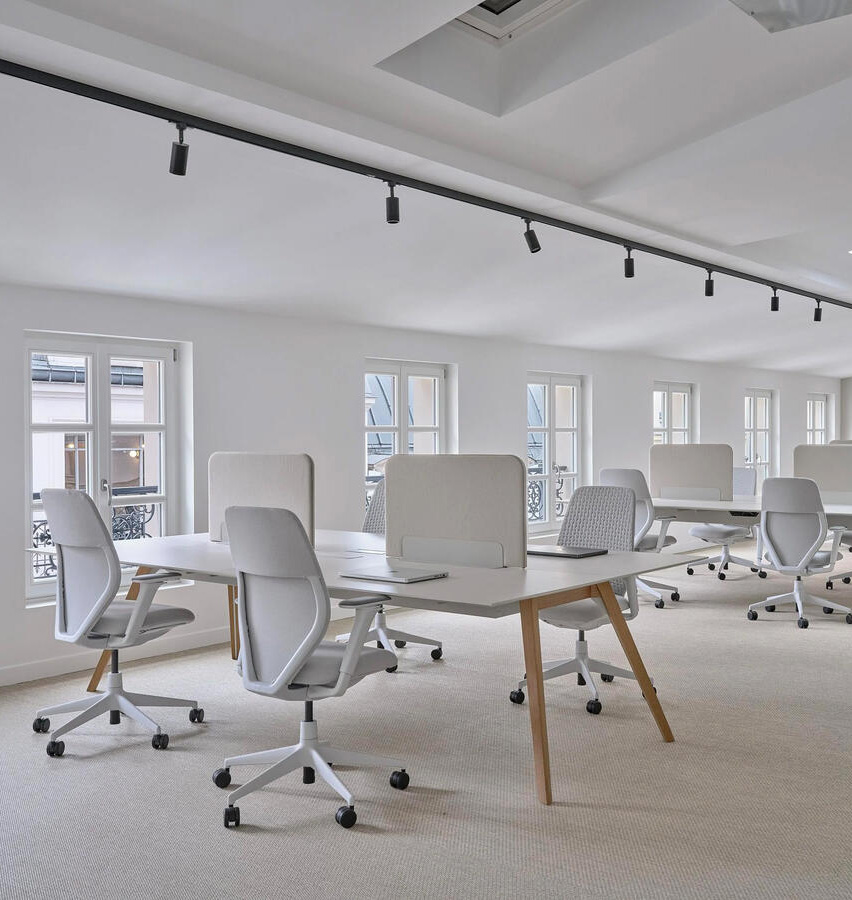 Treku-Office-Hugging-Face-09